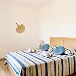 Front De Beau T3 Climatise Balcon Parking Ajaccio (Corsica)