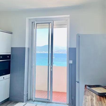 Front De Beau T3 Climatise Balcon Parking Apartment