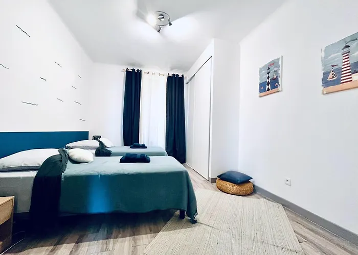 Front De Beau T3 Climatise Balcon Parking * Ajaccio (Corsica)